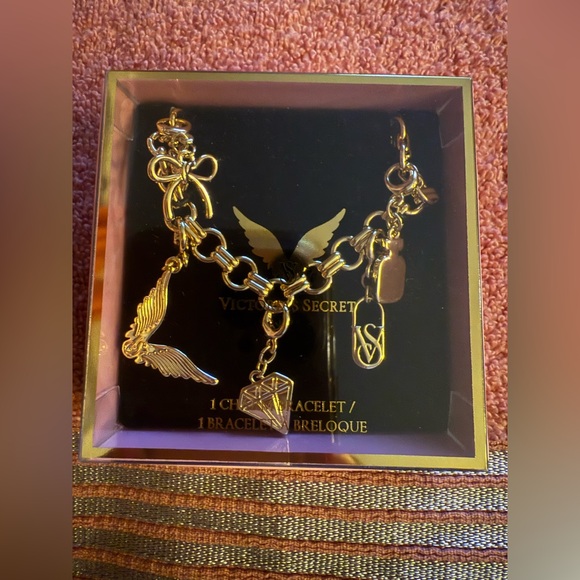 Victoria's Secret Gold Wings Charm Bracelet - Picture 2 of 8